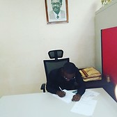 Cumprindo trabalho na universidade 