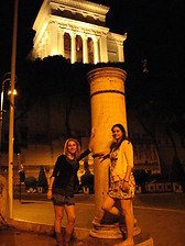 Descubriendo  Roma de noche bajo la luz de la luna