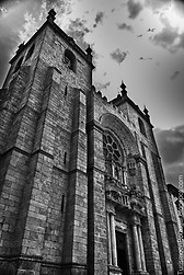 Fachada de la Catedral de Oporto