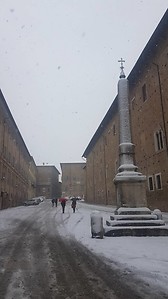 Nieva en Urbino.