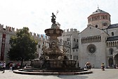 Piazza Duomo e la fontana del Nettuno