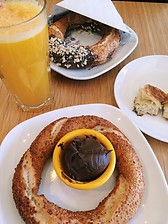 Simit and portakal suyu