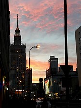 Tramonto sul palazzo della cultura.