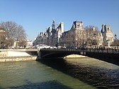 Walking to Notre Dame