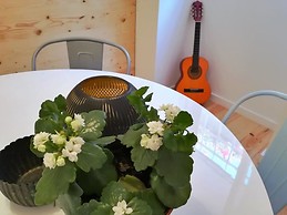 Lisbon Stylish Sky View Studio Peaceful surrounded