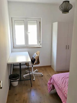 1 bedroom in an apartment with plenty of light - close to metro 