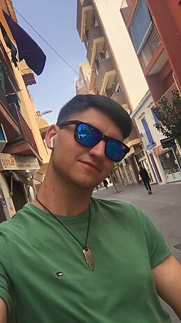 David Fernandez (@davidferr_)