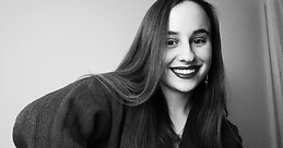 María