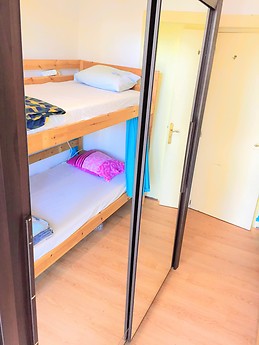  Accommodation Bairro Alto for girl