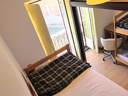  Accommodation Bairro Alto for girl