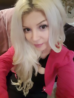 Amber E