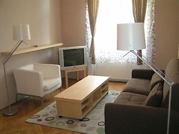 Spacious 3 bedroom apartment in Budapest
