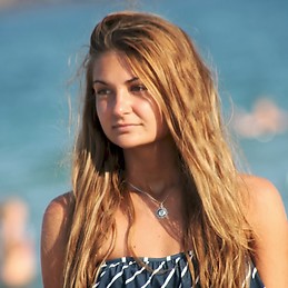 Диана Младенова