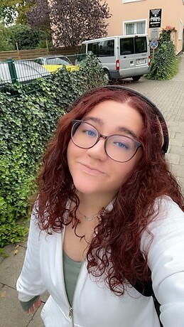 Ceren Cakal