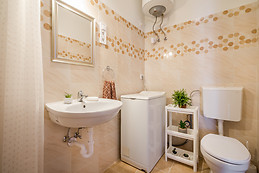 Fully renovated 2 rooms apartment in very central Budapest