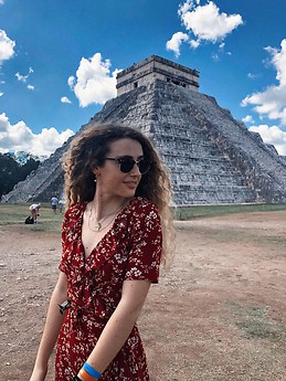 Lucia Gonzalez Villa