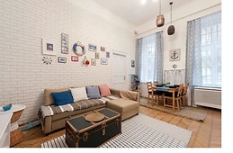 Stylish 2-bedroom apartment for rent in central Terézváros