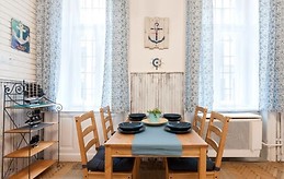 Stylish 2-bedroom apartment for rent in central Terézváros