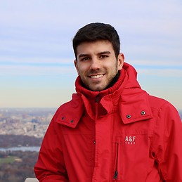 Carlos Álvarez