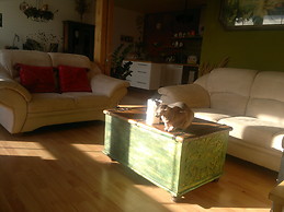 A room available in 2floors apartment with 2bathrooms and 2toilets, 75m2 shared areas and balcony. Very cosy and comfortable. fr