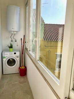 Sunny apartment in city center of Lisbon