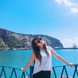 loula pretty Arab Lynda