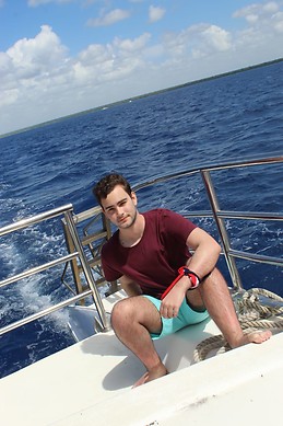Guillermo González