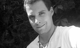 András