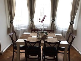 3BDR IN THE CITY CENTER- alexanderhugh92gmail/com