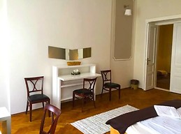 3BDR IN THE CITY CENTER- alexanderhugh92gmail/com