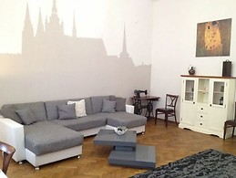 3BDR IN THE CITY CENTER