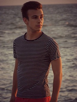 Θάνος Χατζηιωάννου