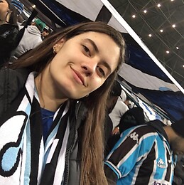 Júlia Aveiro Ferrugem