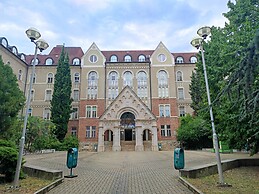 Maksodha Khanom Jutey