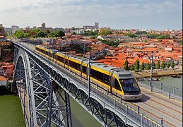 Cozy Private Room in CHAI Guest House, Porto, Portugal. Near Hos