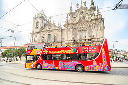 Cozy Private Room in CHAI Guest House, Porto, Portugal. Near Hos