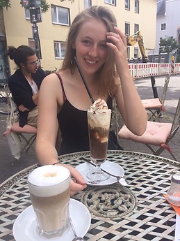 Julia van der Heide