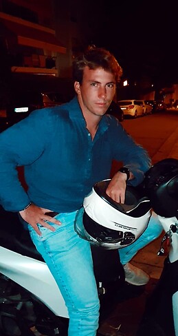 Alejandro De L