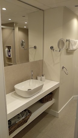 Piso amplio con buenas vistas y luminoso de 4 habitaciones en el centro de Malaga