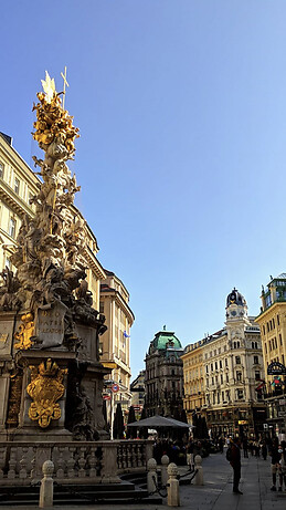 Josefina Larios Navarro