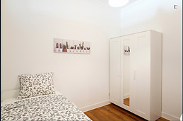 Bedroom to rent in Lisbon, IST, Anjos