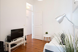 Bedroom to rent in Lisbon, IST, Anjos