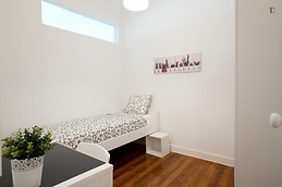 Bedroom to rent in Lisbon, IST, Anjos