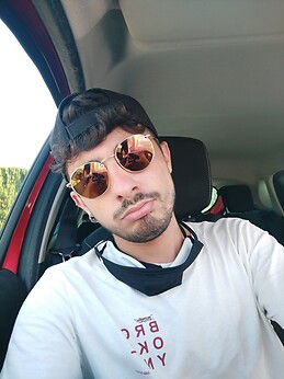 Sergi LÁZARO