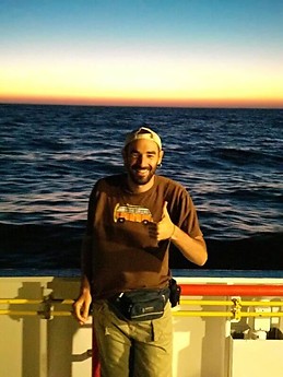 Con Los Pies Descalzos