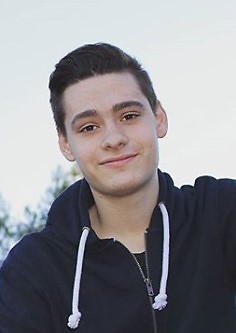 Adrià Francés Vigatà