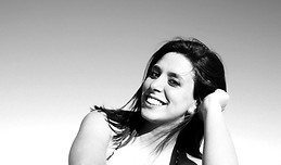 Laura  Gil