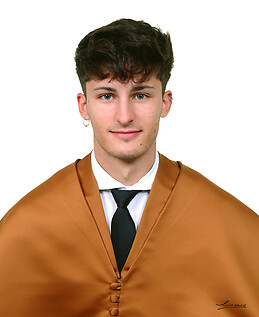 Tomás