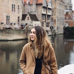 Julia Lázaro García