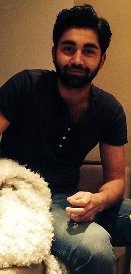 Farhud Farassati Pour 